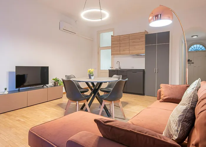 Pallaro 6 Apartment